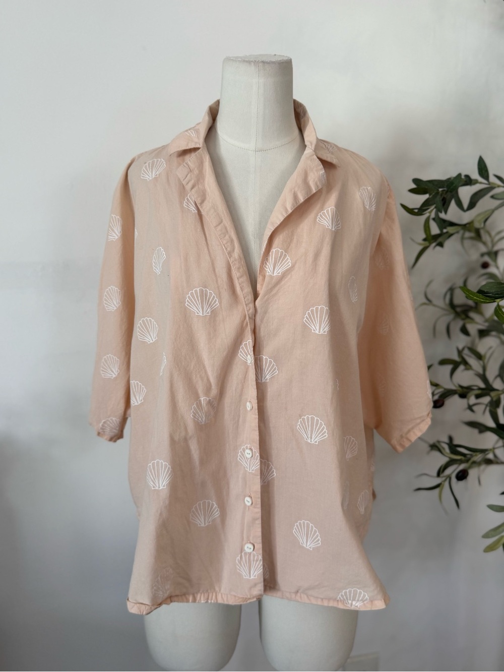 Zulu & Zephyr Seashell print - Peachy Cream Organic Cotton Button Up Shirt X